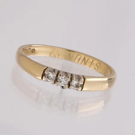 Timanttisormus 3xn.0.04ct, kaiverrettu, koko 18¾, 585,  Paino: 2,7 g