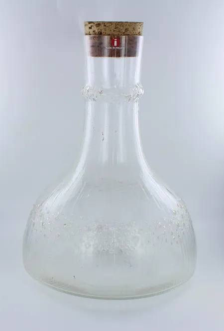 Karahvi Iittala, Niva, Tapio Wirkkala, valmistettu vuosina 1972 - 1992, korkeus 20cm, pohjan Ø 15cm, pohjassa käytön jälkiä  Lähetetään postipakettina.