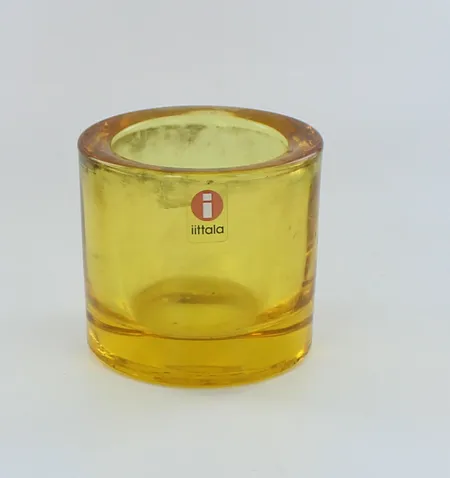 Kivi- tuikkulyhty Iittala Marimekko, design Heikki Orvola, keltainen, korkeus 60mm Lähetetään postipakettina.