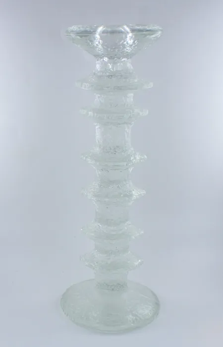 Kynttilänjalka Iittala, Festivo, design Timo Sarpaneva, korkeus 250mm, kaiverrus TS Lähetetään postipakettina.