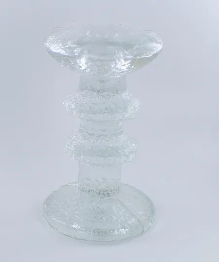 Kynttilänjalka Iittala, Festivo, design Timo Sarpaneva, korkeus 120mm Lähetetään postipakettina.