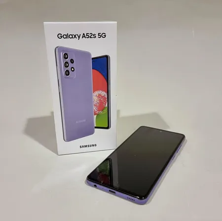 Älypuhelin, Samsung Galaxy A52s 5G, 128Gt, Awesome Violet, laatikko ja laturi Lähetetään postipakettina.