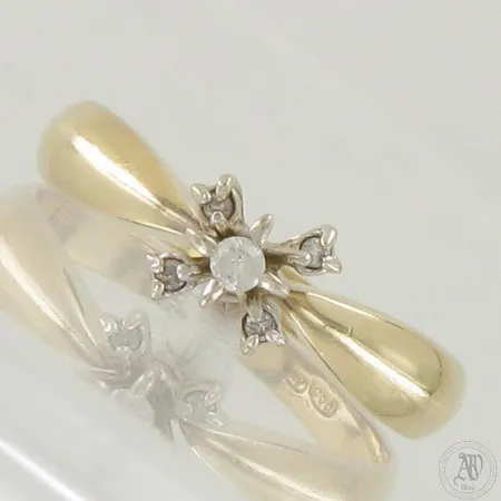 Timanttisormus 4xn.0.005ct 1xn.0.03ct, pieniä käytön jälkiä, koko 17½, 585,  Paino: 2,4 g
