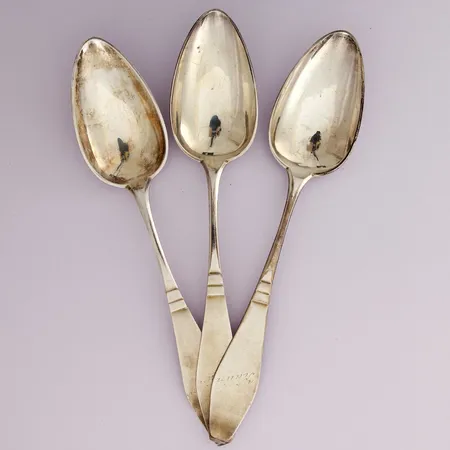 Kolme ruokailulusikkaa, Matta, kaiverrettu, vuodelta 1925, pituus 206mm, 813,  Paino: 123,3 g