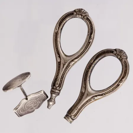 Hopea esineita, osa viallisia, 830, Paino: 13,9 g