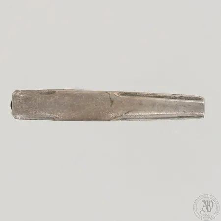 Solmionpidin, korkeus 5mm, leveys 45mm, valmistettu 1962, Turku, 813br,  Paino: 6,1 g