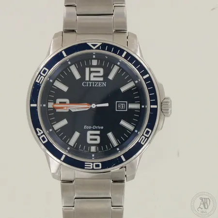 Teräsrannekello Citizen Eco-Drive, quartz, Ø 50mm, rannekkeen pituus 180mm, pientä käytöstä aiheutunutta kulumaa. 
