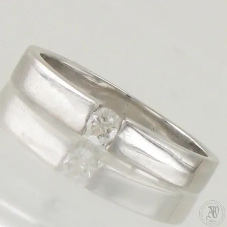 Timanttisormus 1xn.0.18ct, koko 17½, 585 valkokulta,  Paino: 4,1 g