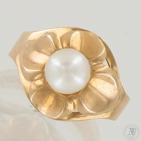 Helmisormus, käytön jälkiä, koko 18, valmistettu 1963, 585br,  Paino: 2,5 g