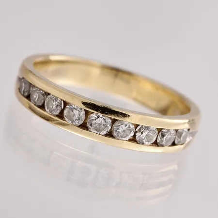 Timanttisormus 9xn.0.05ct, yhdessä lohkeama, istutukset löystynyt, koko 17½, 585, Paino: 3,5 g