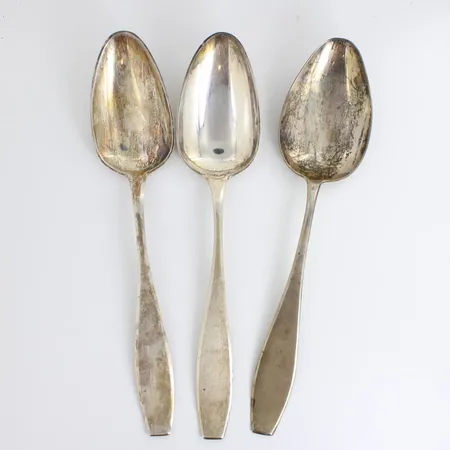 Kolme ruokalusikkaa, Matta, kaiverrettu, pituus 197mm, 813h,  Paino: 116,7 g