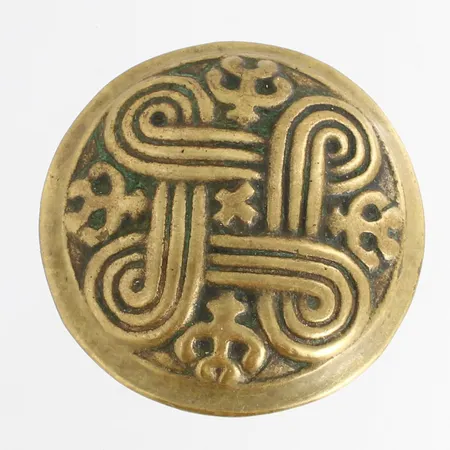 Rintakoru, Hannun vaakuna, Kalevala Koru, Ø48mm, pronssia. 