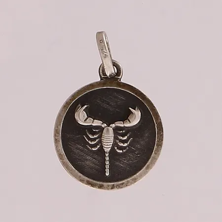 Horoskooppiriipus, Skorpioni, korkeus 21mm, 925,  Paino: 1,4 g