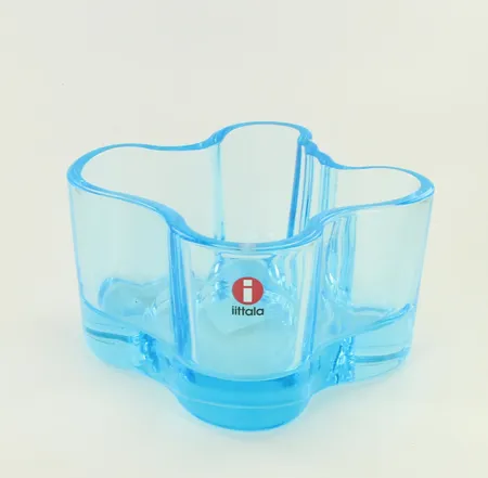 Aalto-kynttilälyhty Iittala, design Alvar Aalto, vaaleansininen, korkeus 55mm.