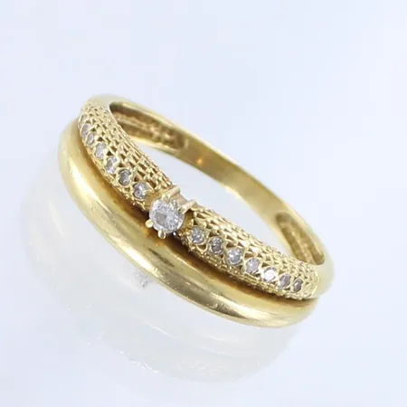 Timanttisormus 1xn0.05ct, ja 14xn.0.005ct, koko 17¾, 750,  Paino: 3,5 g