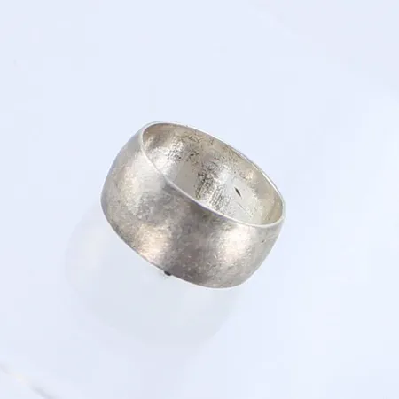 Sileä sormus, leveys 8,3mm, koko 15¾, 925,  Paino: 4 g