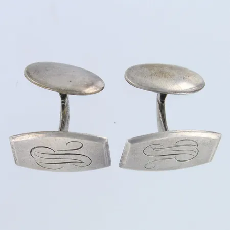 Kalvosinnapit, kaiverrettu, toinen mekanismi löystynyt, mitat 14x21,3mm, 813,  Paino: 13,4 g