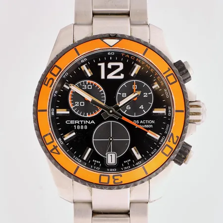 Teräsrannekello, Certina DS Action, ref.C013.417.21.057.01, taulun Ø 42.5mm, quartz:paristo loppunut, kehässä ja rungossa käytön jälkiä, jatkopala, takuukortti ja laatikko