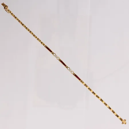 Kivirannekoru, pieniä käytön jälkiä, pituus 180mm, 750br,  Paino: 7 g