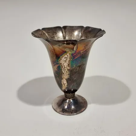 Hopeamaljakko, kaiverrettu, korkeus 125mm, 813,  Paino: 104,6 g