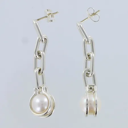 Helmikorvakorut, Tiffany Co., korkeus 44mm,  Paino: 11,5 g