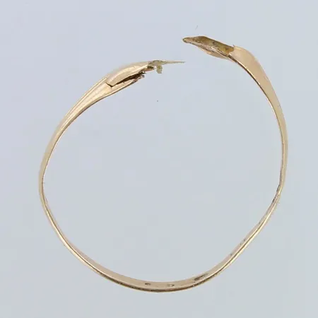 Viallinen sormus, kaiverrettu, 585,  Paino: 0,8 g