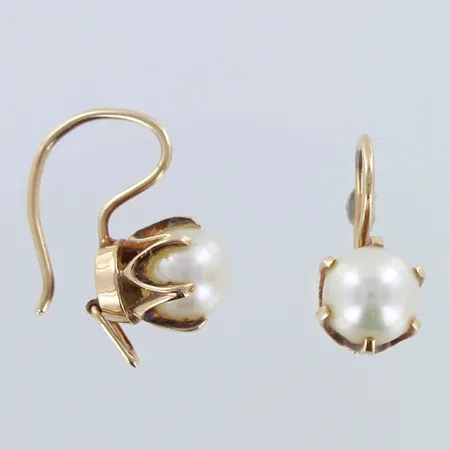 Helmikorvakorut, korkeus 18mm, 585br,  Paino: 3,3 g
