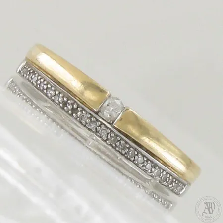 Timanttisormus 22xn.005ct 1xn.0.04ct, koko 17, 585 kelta- ja valkokulta,  Paino: 2,4 g