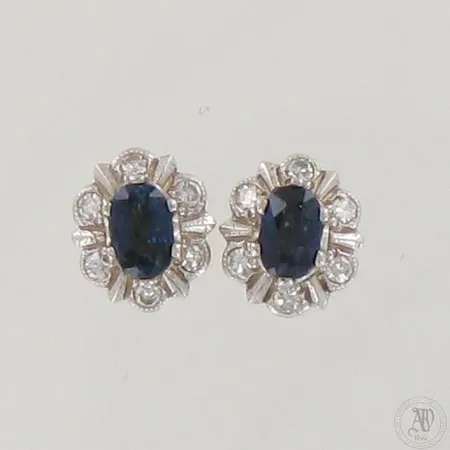 Kivikorvakorut timanteilla 12xn.0.005ct, korkeus 8mm, 750br,  Paino: 1,9 g