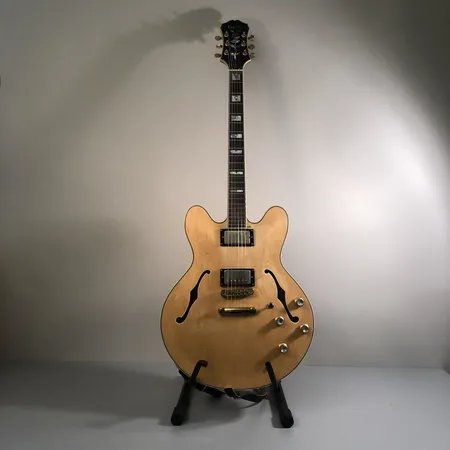 Sähkökitara Epiphone Gibson Sheraton II, Made in Korea kova laukku.