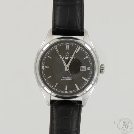 Teräsrannekello Eterna Avant-Garde Date, automaatti, ref. 2945.41.50.1338, rungon Ø 42mm, hihnan pituus 180-210mm. 
