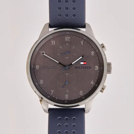 Teräsrannekello, Tommy Hilfiger Chase, quartz:paristo loppunut, rungon Ø 44mm, laatikko