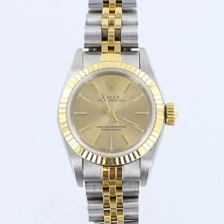 Teräs-kultarannekello Rolex, Oyster Perpetual, W888314 67193, automaatti, taulun Ø 25mm, rannekkeen pituus 170mm, pieniä käytön jälkiä, Lindroosin ostokuitit, laatikko. 