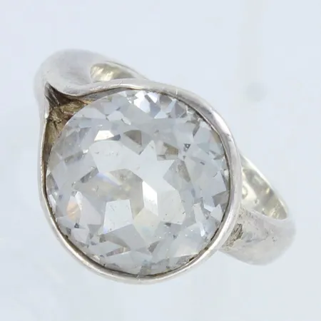 Kivisormus, kaiverrettu, koko 16½, 925br,  Paino: 6,5 g
