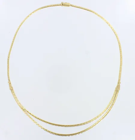 Kaulakoru, pituus 47cm, kaiverrus lukossa, 750,  Paino: 29,5 g