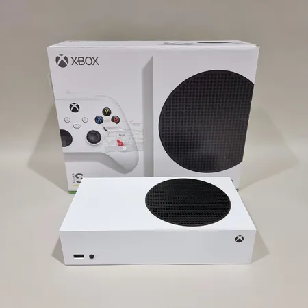 Pelikonsoli, Xbox Series S 512GB (valkoinen), kaksi ohjainta, laatikko ja kuitti