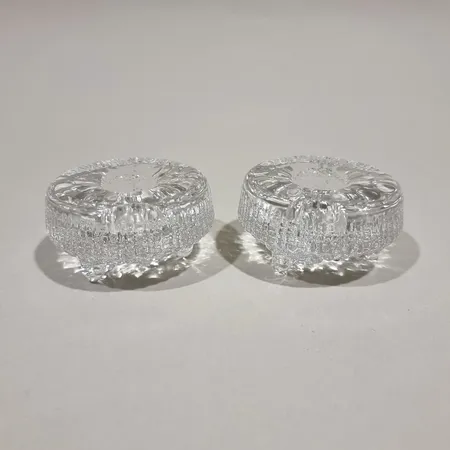Kaksi kynttilänjalkaa, Iittala, Ultima Thule, Tapio Wirkkala, korkeus 40mm