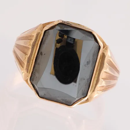 Kivisormus, koko 20½, 585br,  Paino: 5,6 g