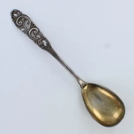 Jälkiruokalusikka, kaiverrettu, pituus 146mm, 813h,  Paino: 21,2 g