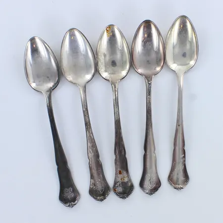 Viisi kahvilusikkaa, Chippendale, kaiverrettu, pituus 117mm, 813-830h,  Paino: 61,9 g