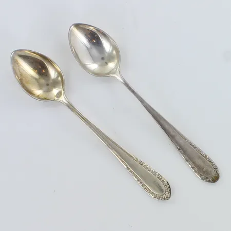 Kaksi suolalusikkaa, pituus 97mm, 800h,  Paino: 15,7 g
