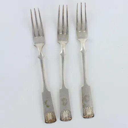 Kolme leikkelehaarukkaa, Musla, kaiverrettu, pituus 143mm, 813h,  Paino: 59,7 g