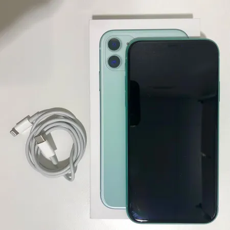Älypuhelin Apple iPhone 11 64 Gt, vihreä, ostokuitti 01.06.2021, laatikko ja USB-kaapeli