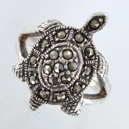 Kivisormus, koko 16½, 925br,  Paino: 3,8 g