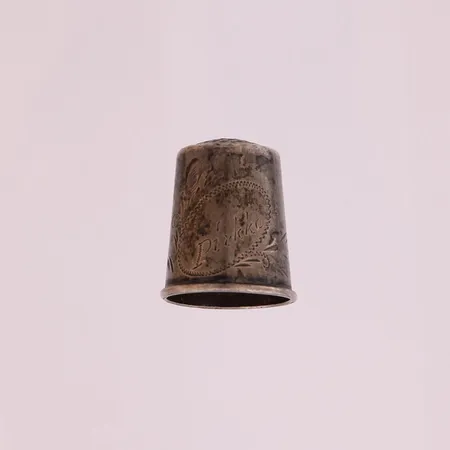 Kuvioitu sormustin, korkeus 20mm, 813, Paino: 3,8 g
