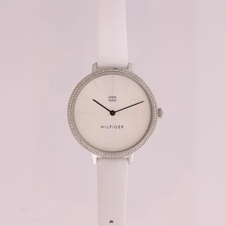Teräsrannekello, Tommy Hilfiger, quartz, taulun Ø 37mm, nahkarannekeen pituus 150-200mm