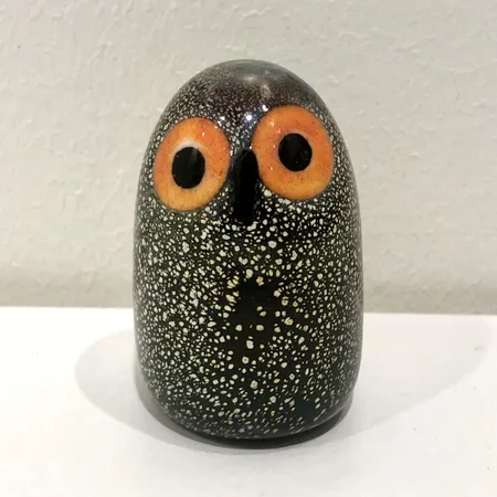 Lasilintu, Riihipöllön poikanen - Iittala, design Oiva Toikka, mitat 45x65mm, alkuperäinen laatikko.