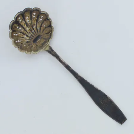 Sokerilusikka, Matta, kaiverrettu ja käytön jälkiä, pituus 135mm, 813,  Paino: 18,3 g