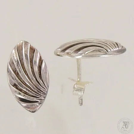 Korvakorut, korkeus 15mm, leveys 10mm, 925,  Paino: 3,7 g