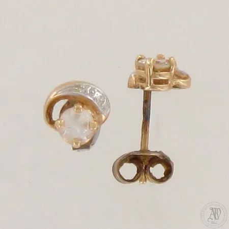 Kivikorvakorut, Ø 6mm, 585br,  Paino: 1,1 g